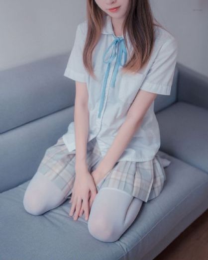 摸丰满大乳奶水在线播放_BD英语免费在线观看
